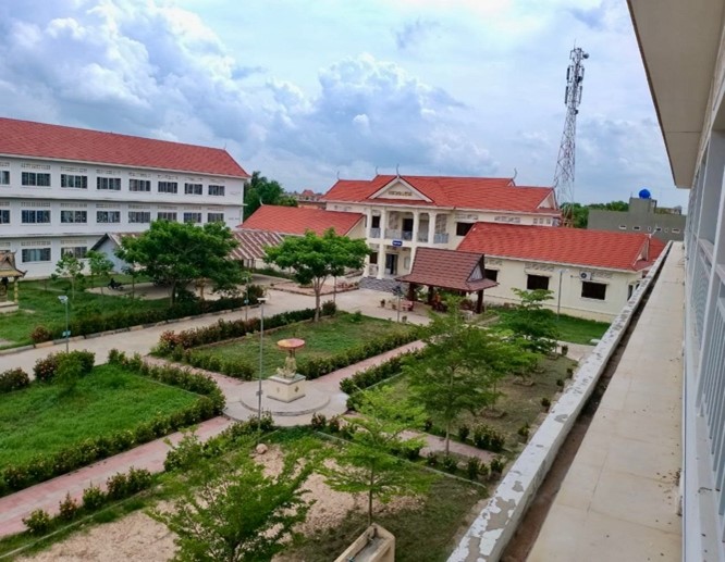 សាលាគរុកោសល្យ និងវិក្រឹតការហ៊ុន សែន ខេត្តព្រៃវែង  - Location - 1